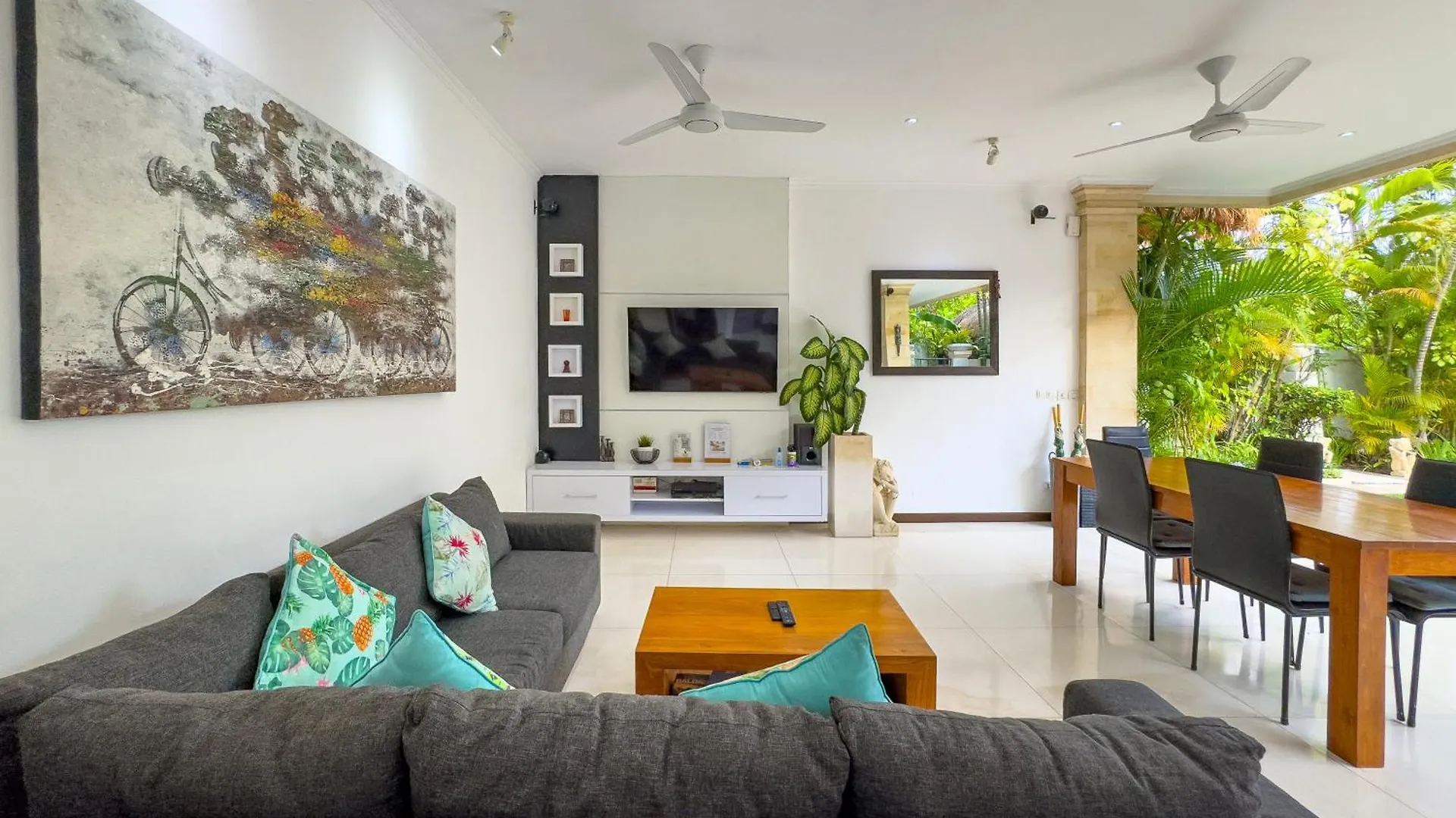 Villa Krisna Managed By Villa Bugis Seminyak 0*,  Indonezja
